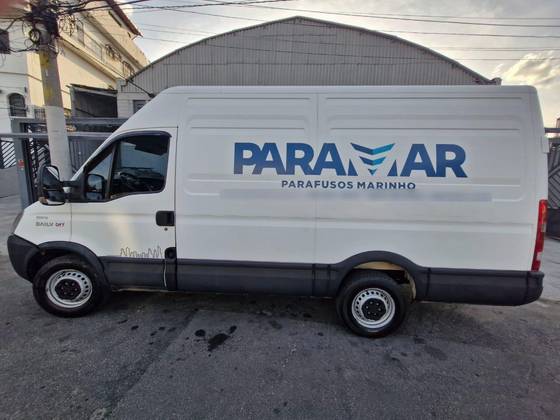 IVECO DAILY 2.3 HPI DIESEL 30S13 CHASSI MANUAL IVECO DAILY 2.3 HPI DIESEL 30S13 CHASSI MANUAL